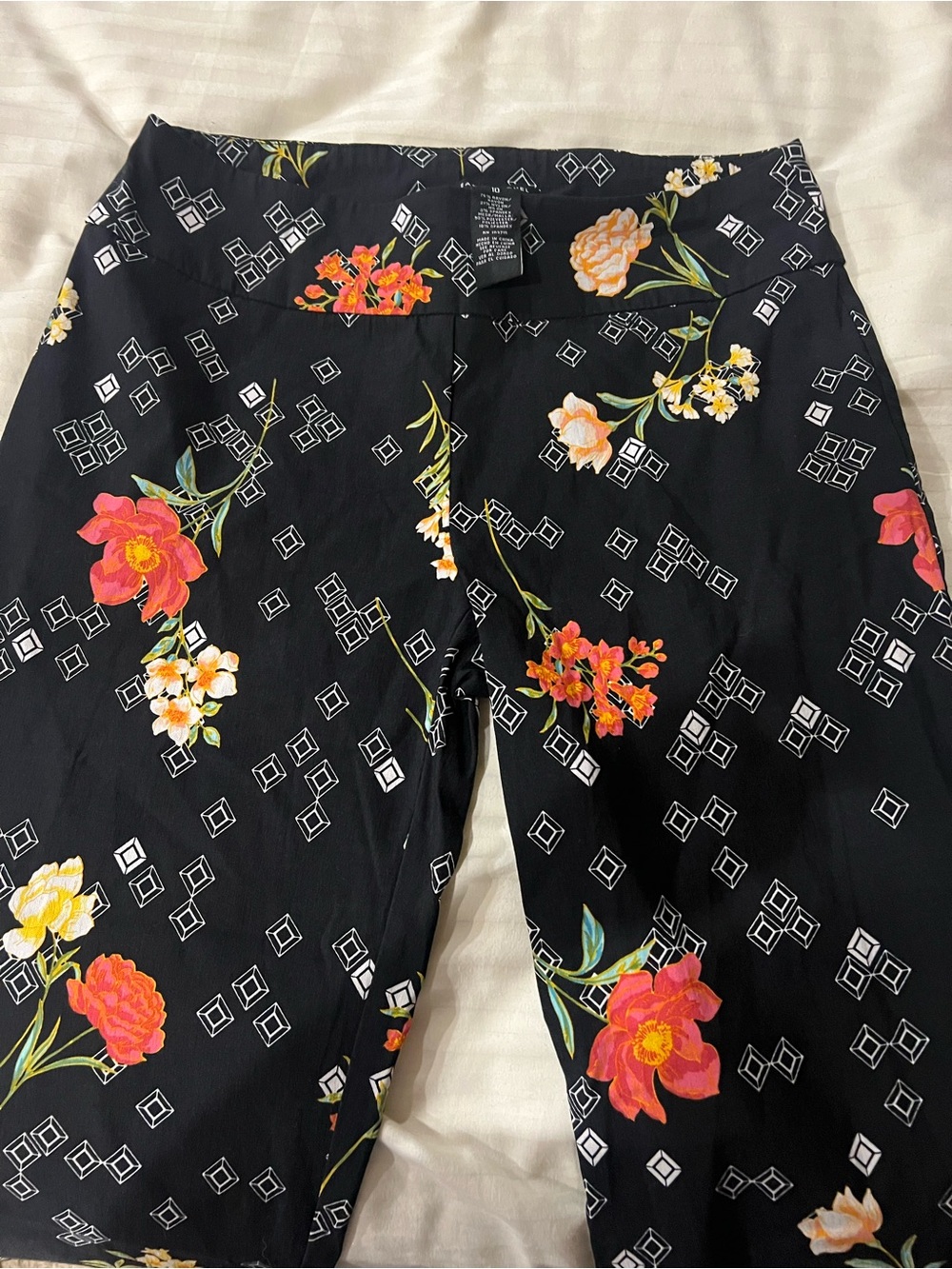 Women’s capri length black floral